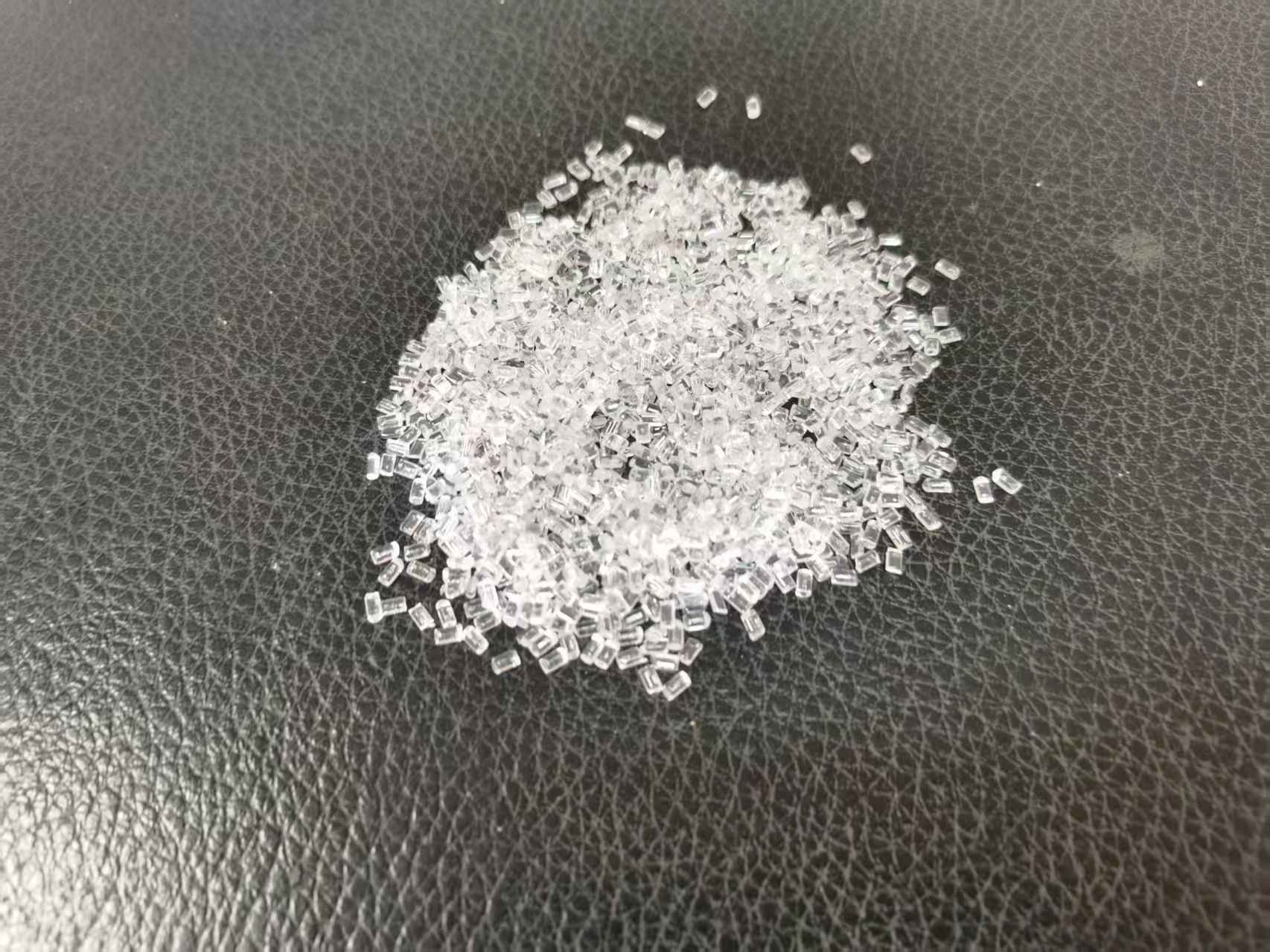 Transparent recycled PC pellets